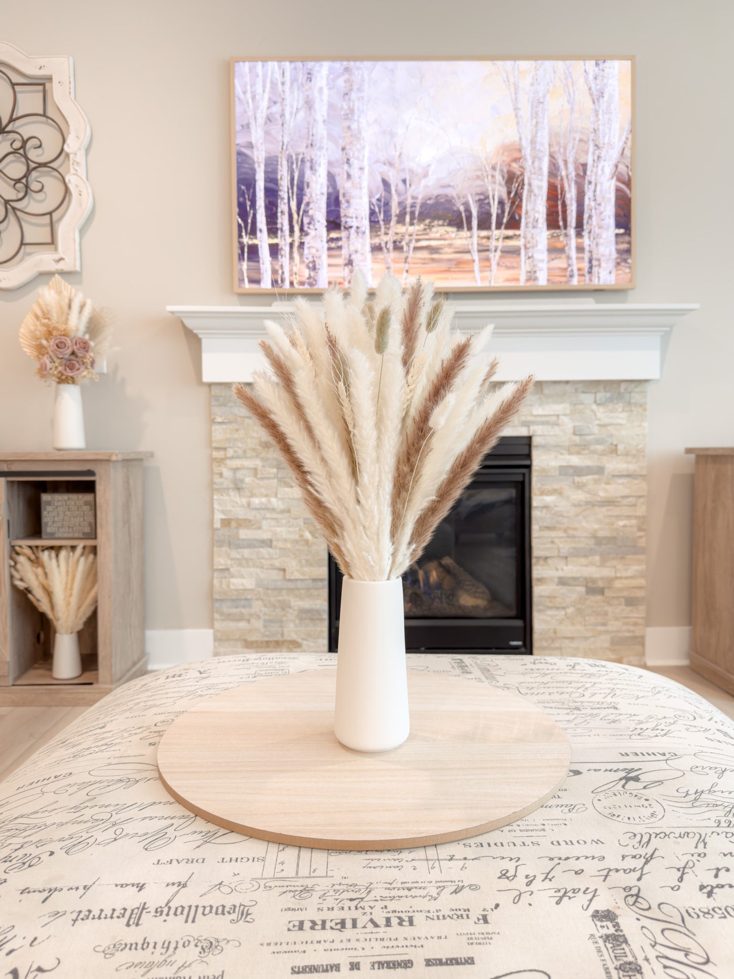 Pampas Grass Décor with Ceramic Vase Included (100 Pcs Bundle)